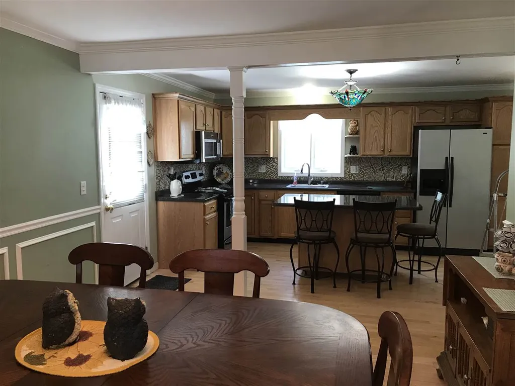 28 Peaslee Drive Pembroke NH 03275