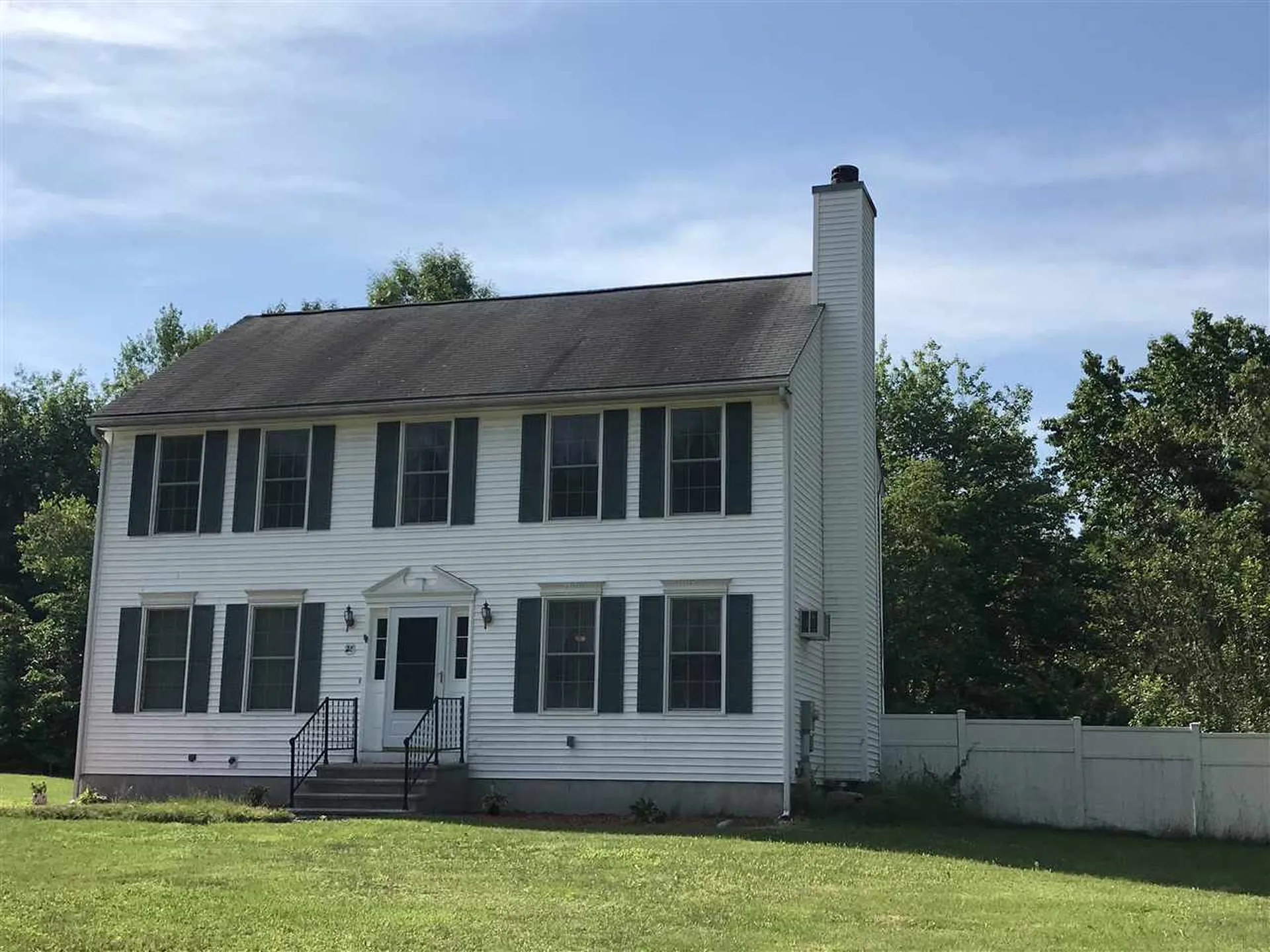28 Peaslee Drive Pembroke NH 03275
