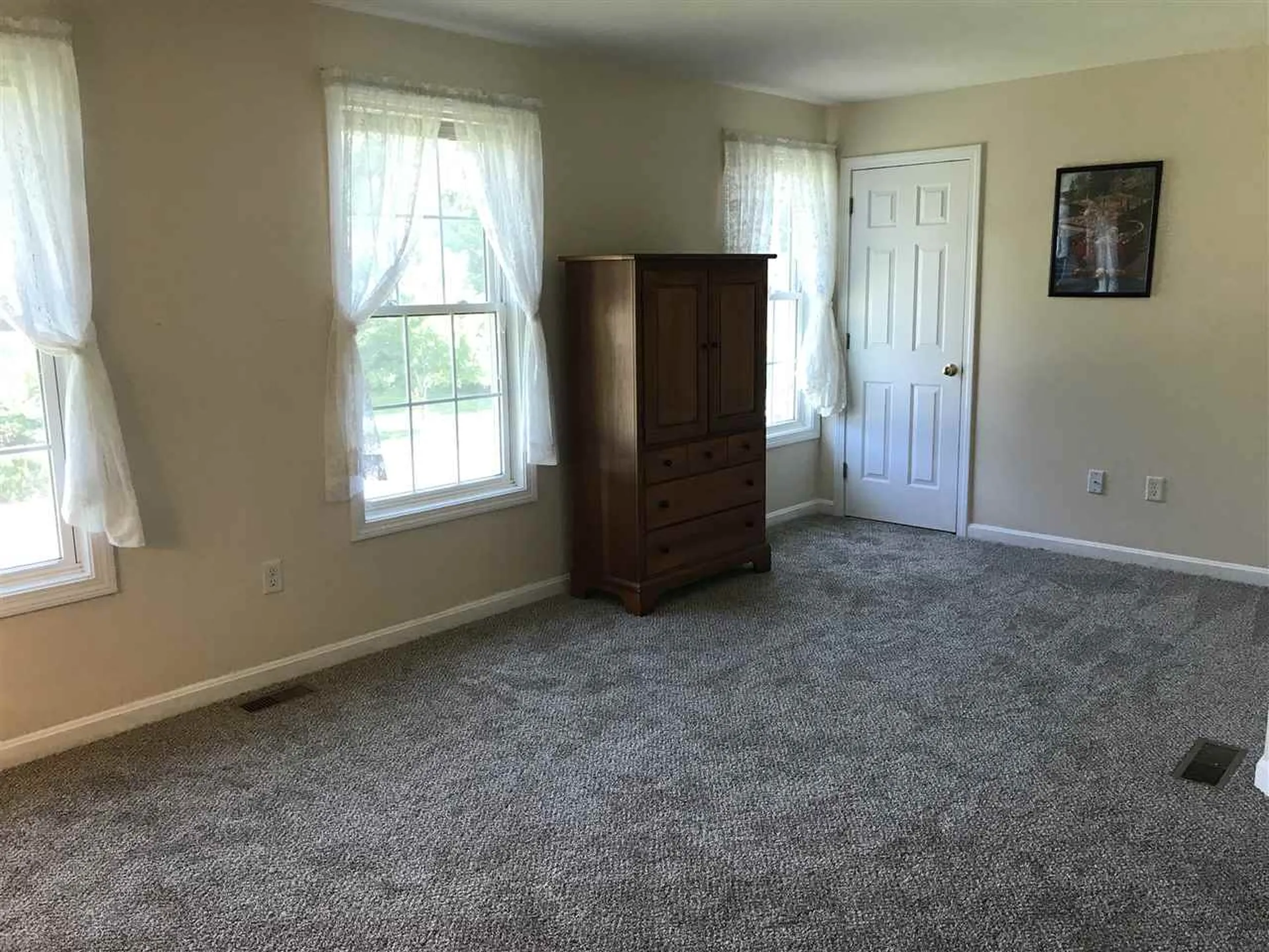 28 Peaslee Drive Pembroke NH 03275
