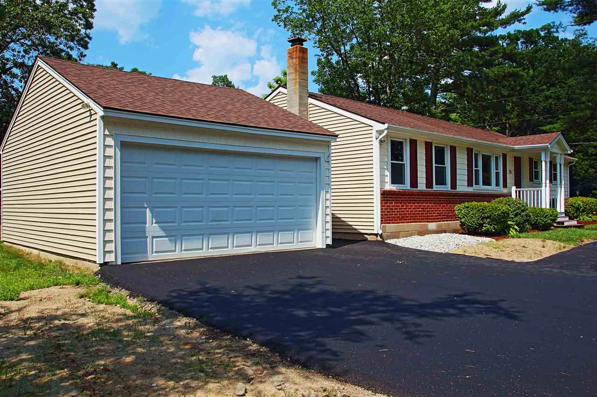 25 Alpine Avenue Hudson NH 03051