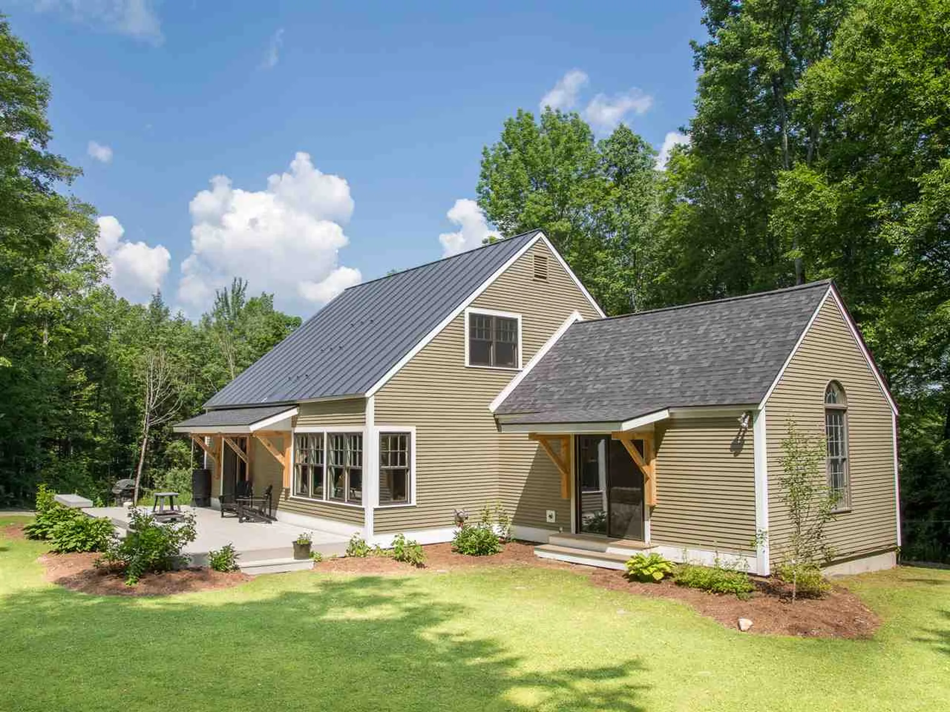 2087 Airport Road Warren VT 05674