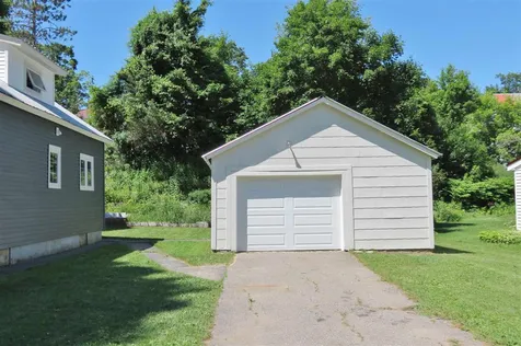 16 Meadow Street Ludlow VT 05149