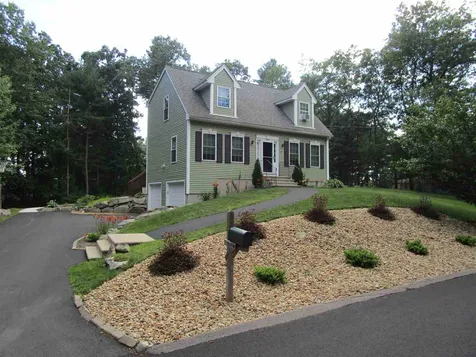 27 Pitarys Drive Nashua NH 03062