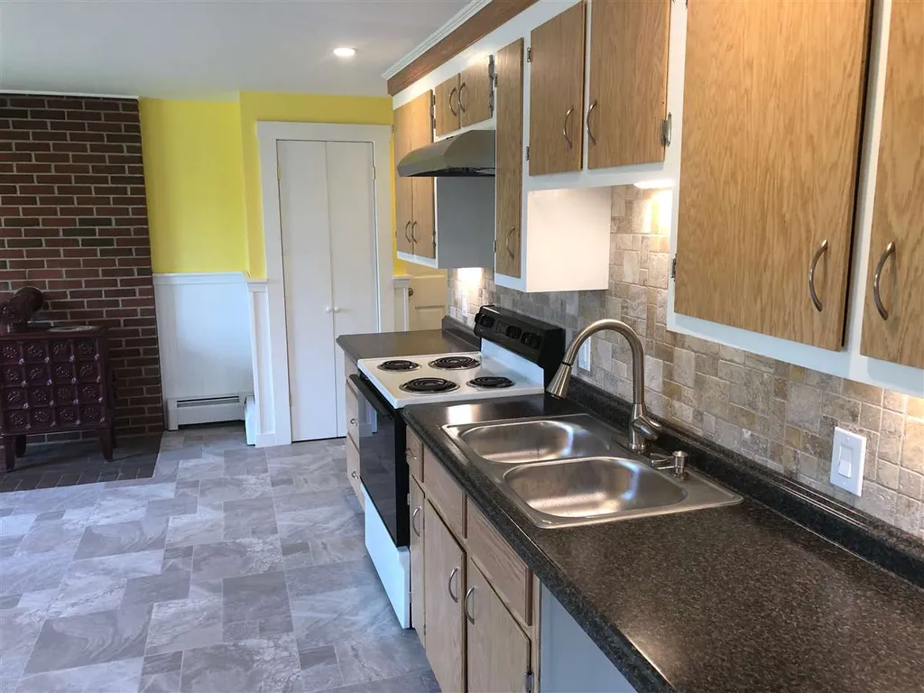158 Chestnut Hill Road Rochester NH 03867