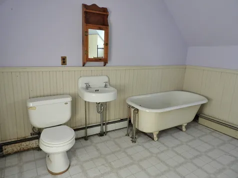 14 Summer Street Hillsborough NH 03244