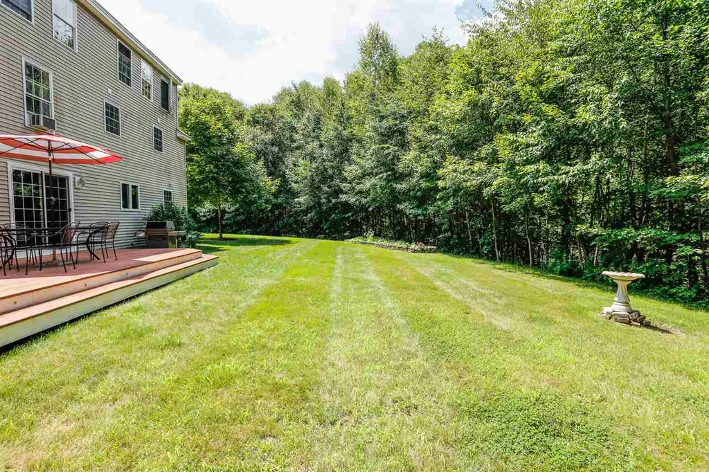 10 Cross Drive Brentwood NH 03833