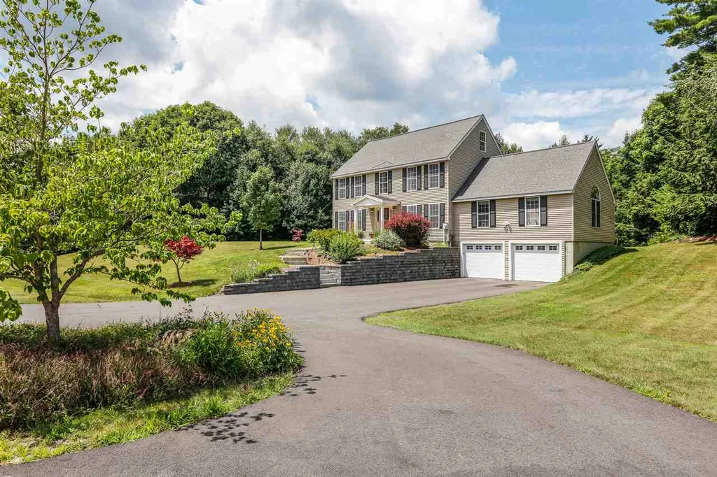10 Cross Drive Brentwood NH 03833