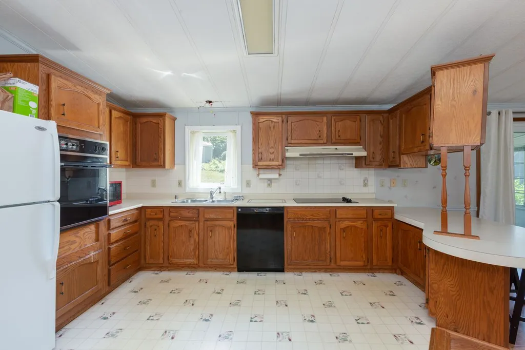 77 Zachary Drive Hooksett NH 03106