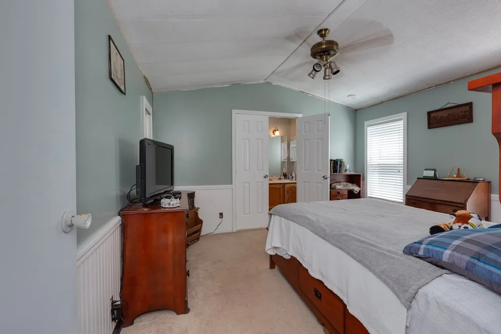 77 Zachary Drive Hooksett NH 03106