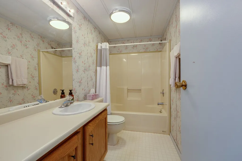 77 Zachary Drive Hooksett NH 03106