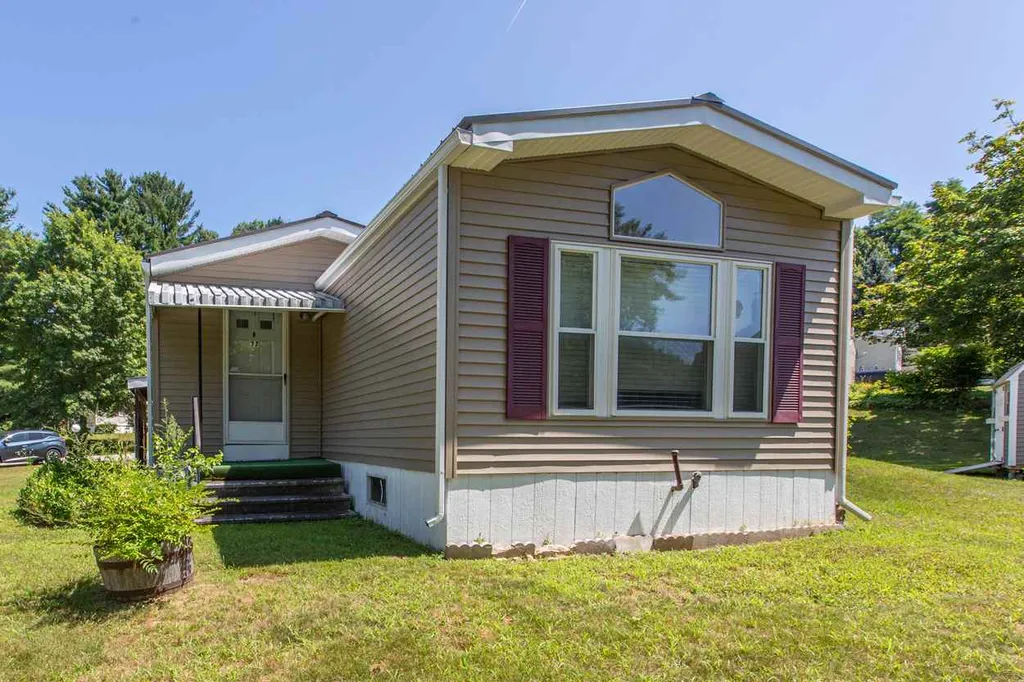 77 Zachary Drive Hooksett NH 03106