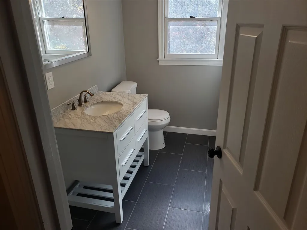 160 Greeley Street Hudson NH 03051