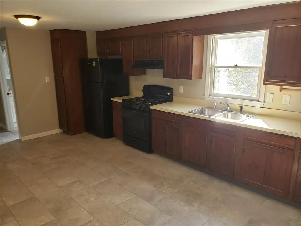 160 Greeley Street Hudson NH 03051