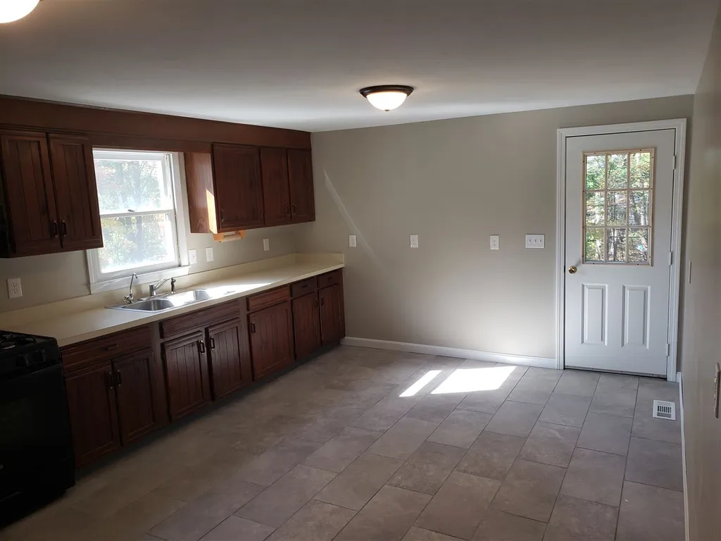 160 Greeley Street Hudson NH 03051