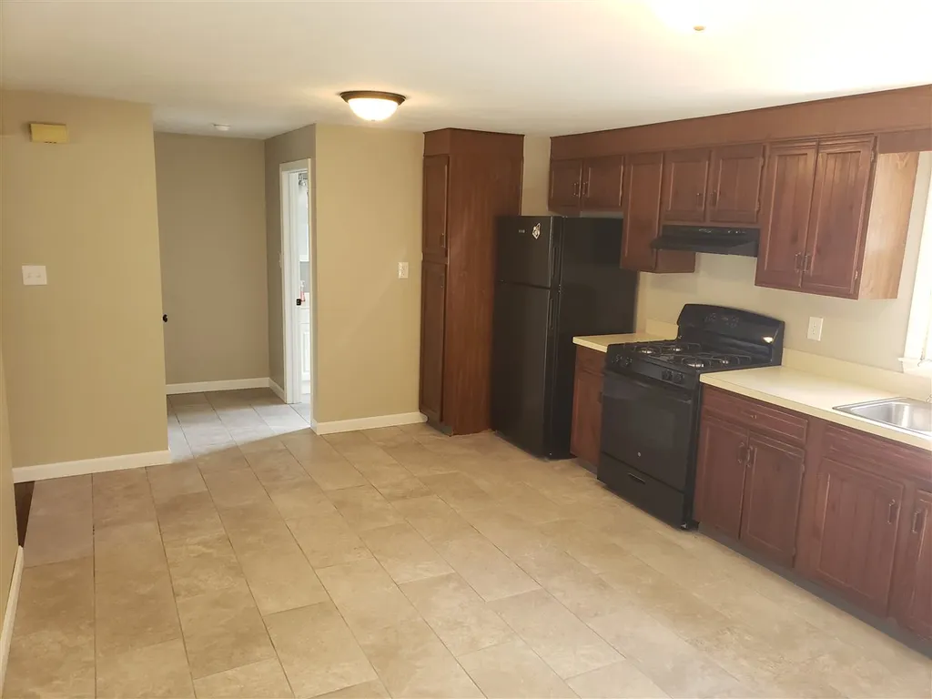 160 Greeley Street Hudson NH 03051