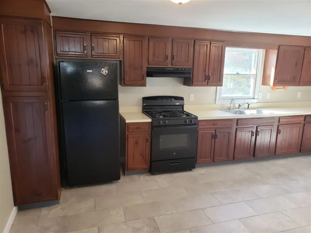 160 Greeley Street Hudson NH 03051