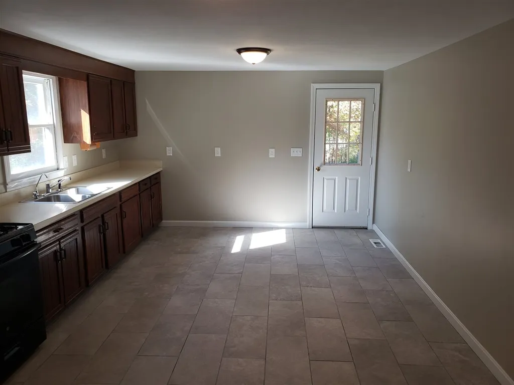 160 Greeley Street Hudson NH 03051