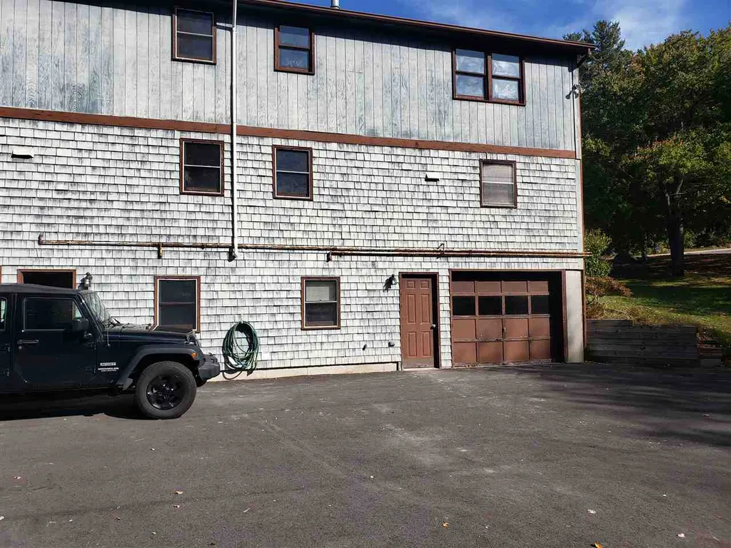 160 Greeley Street Hudson NH 03051