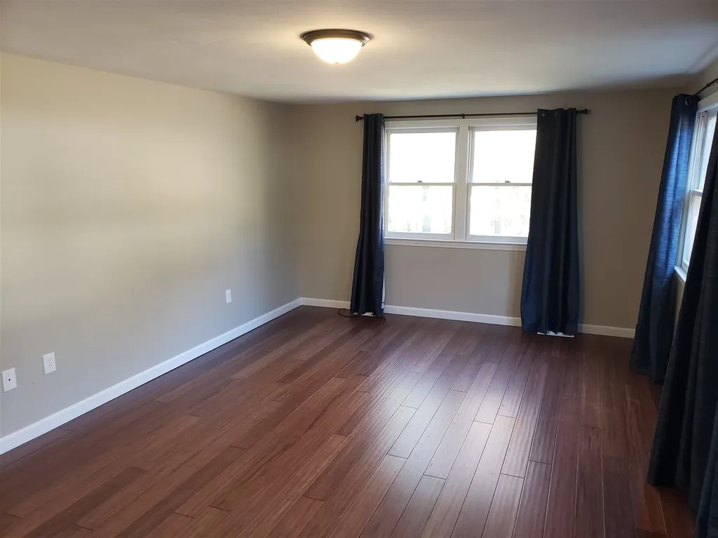 160 Greeley Street Hudson NH 03051