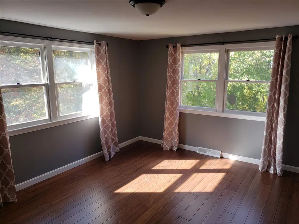 160 Greeley Street Hudson NH 03051