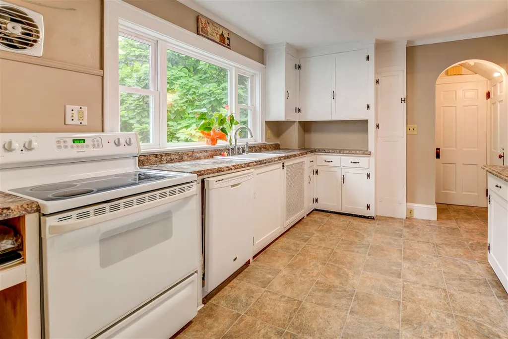 30 Bagdad Road Durham NH 03824