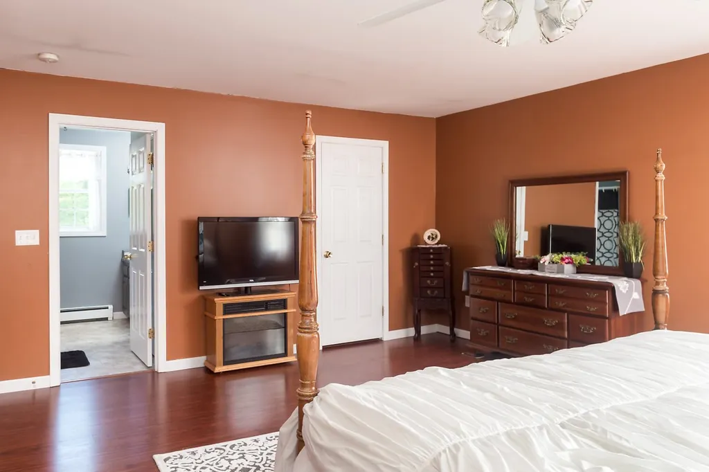 524 Farmington Road Milton NH 03851