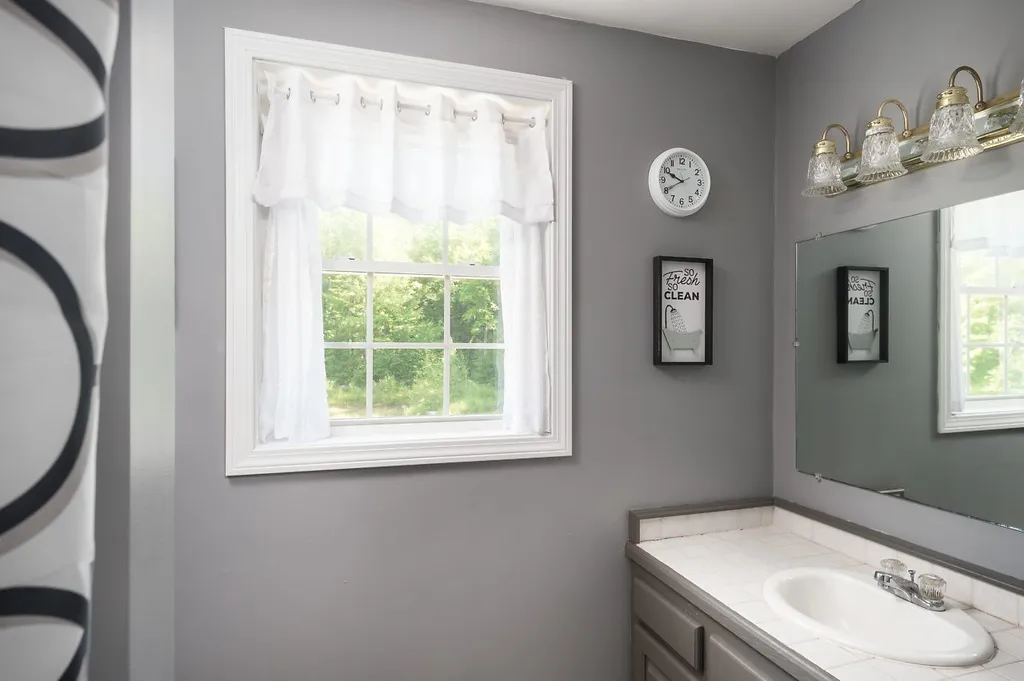 524 Farmington Road Milton NH 03851