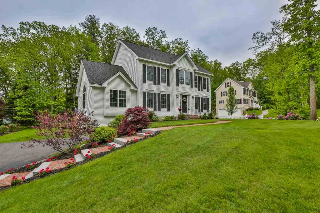 11 Glen Road Salem NH 03079