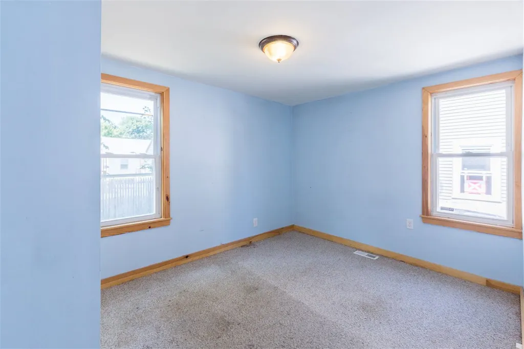 9 Lafayette Street Rochester NH 03867