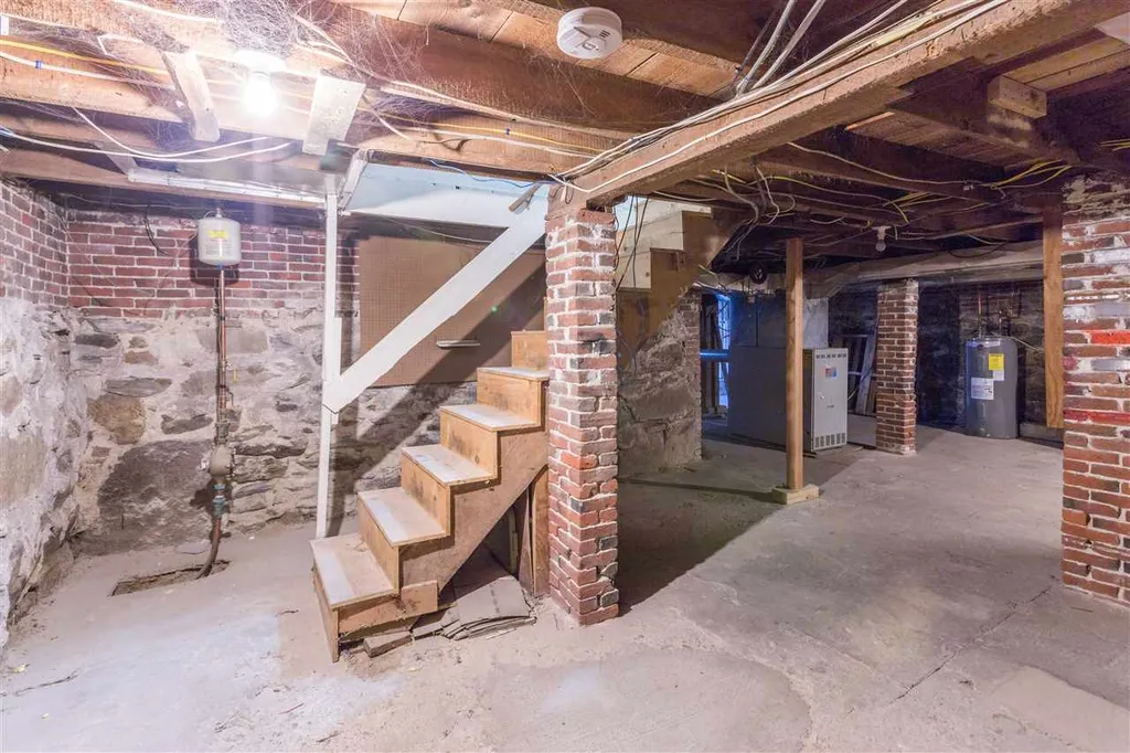 9 Lafayette Street Rochester NH 03867