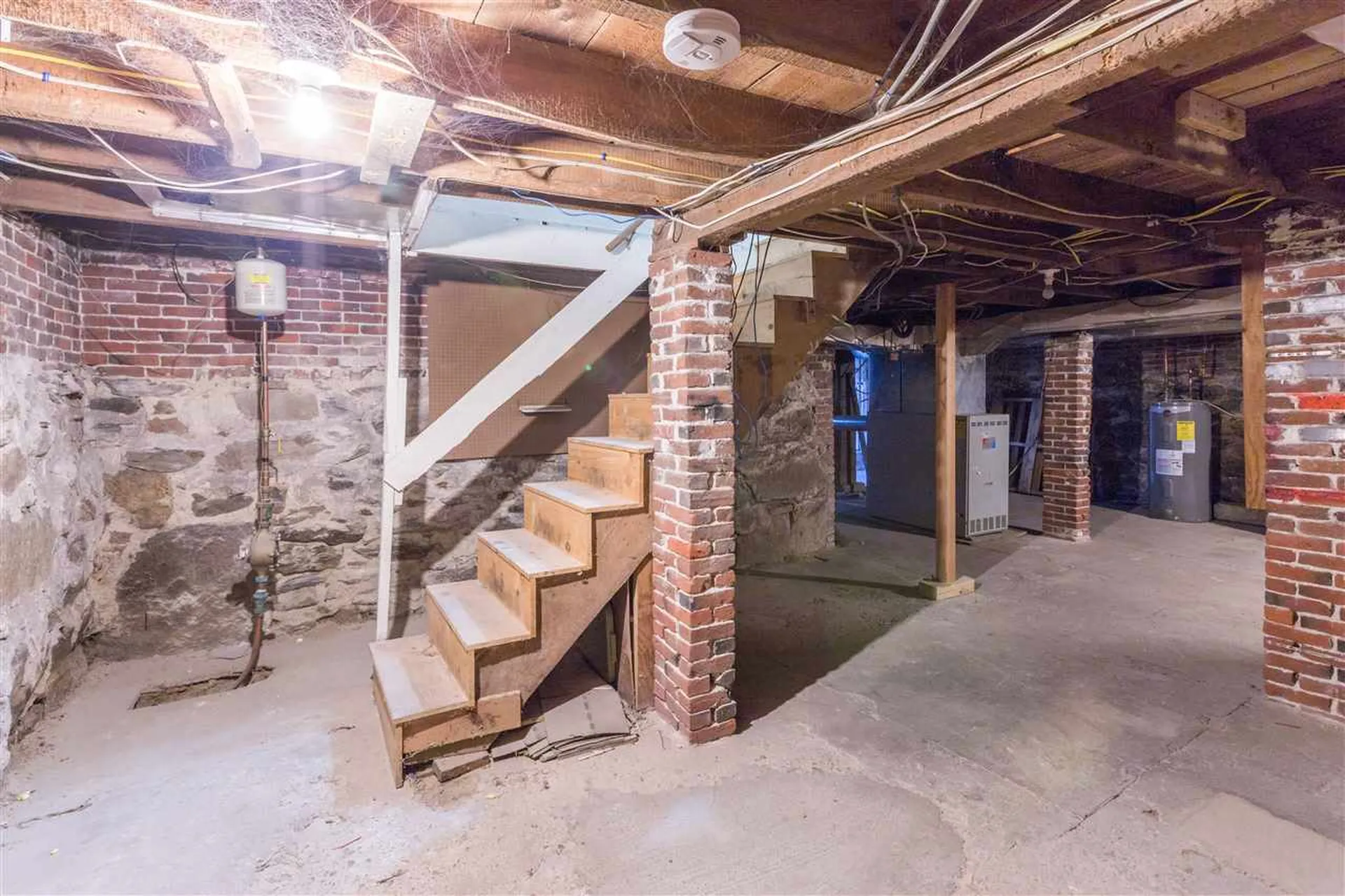 9 Lafayette Street Rochester NH 03867