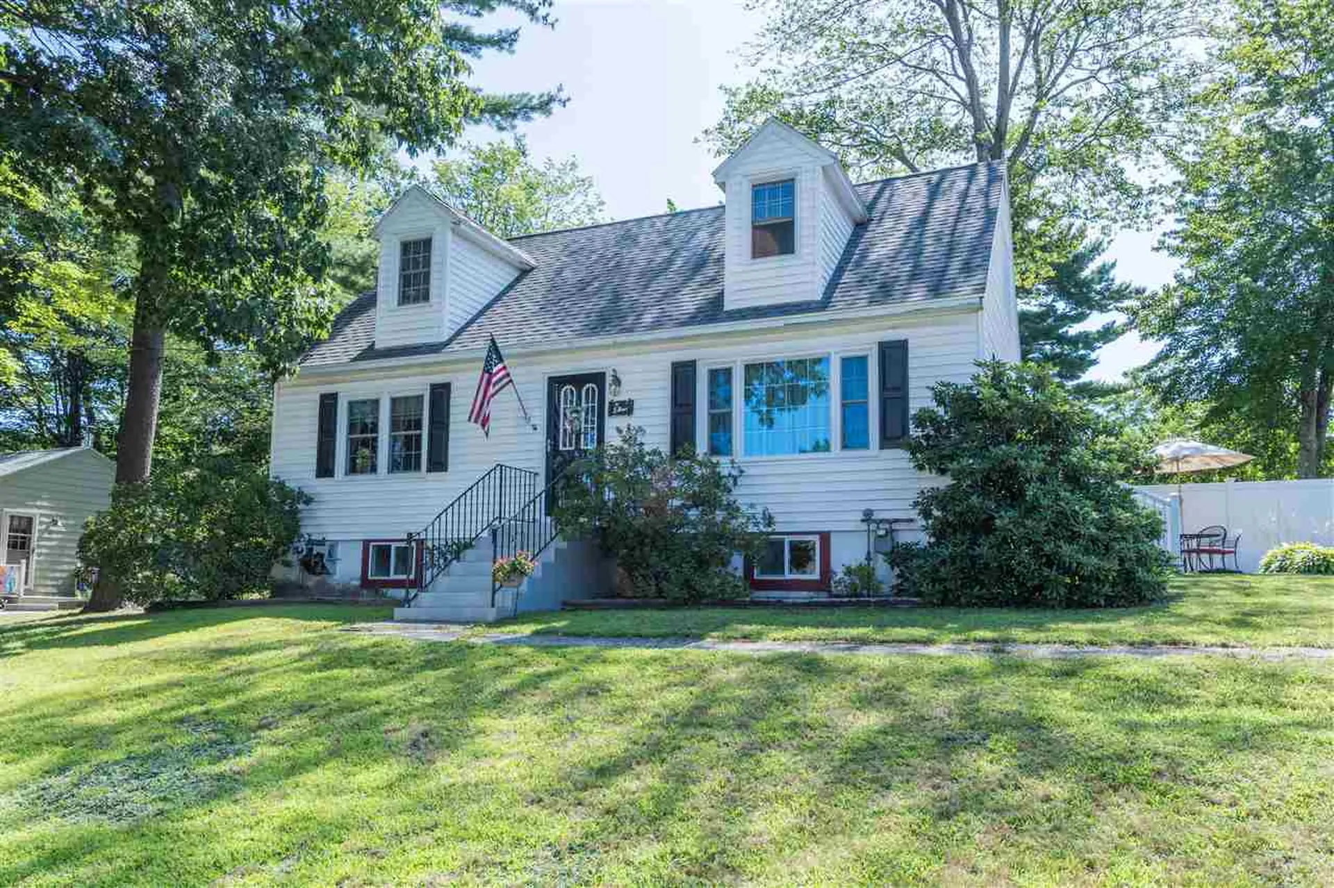 12 Pinehurst Avenue Nashua NH 03062
