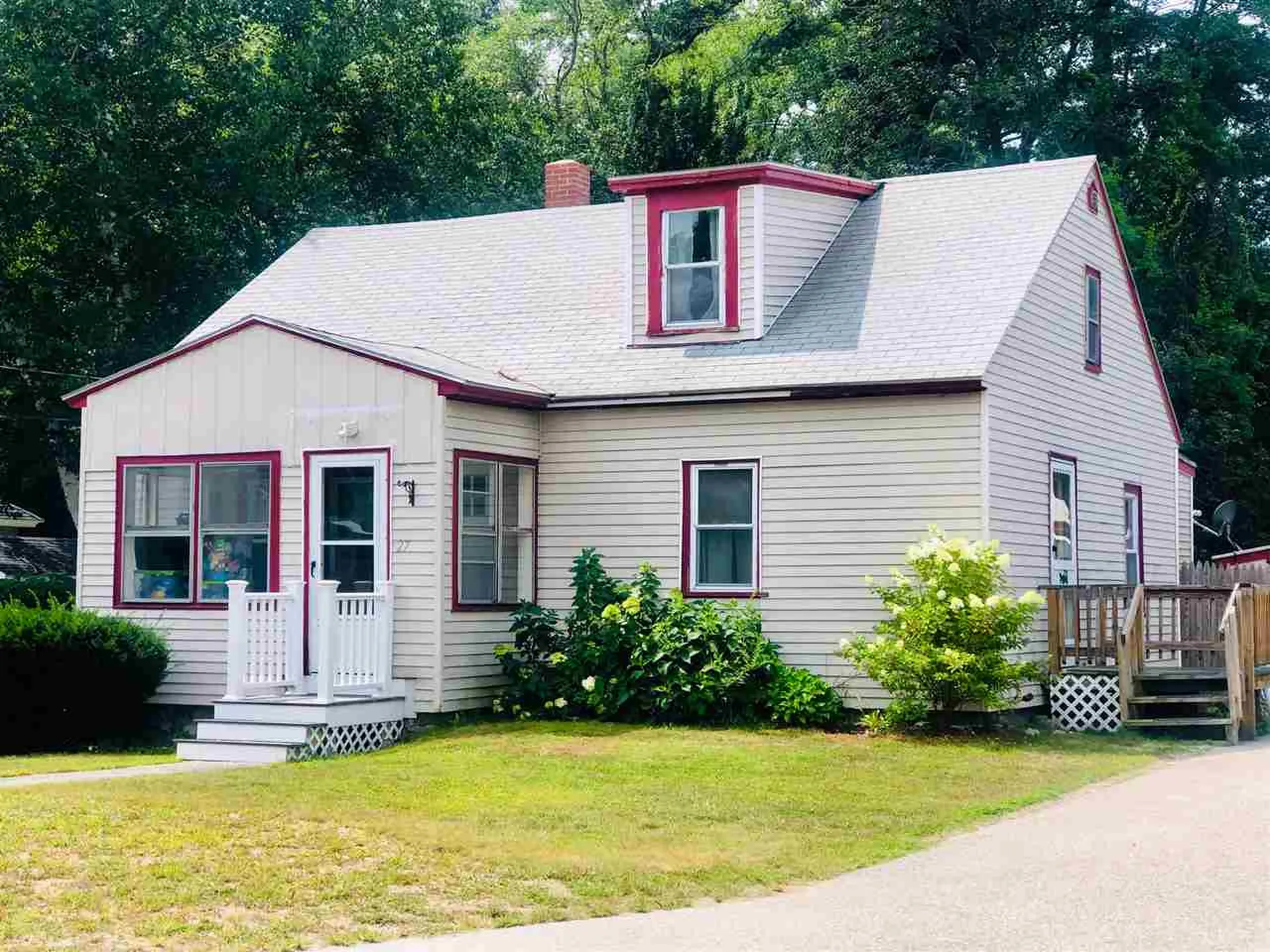 27 Orchard Street Auburn NH 03032