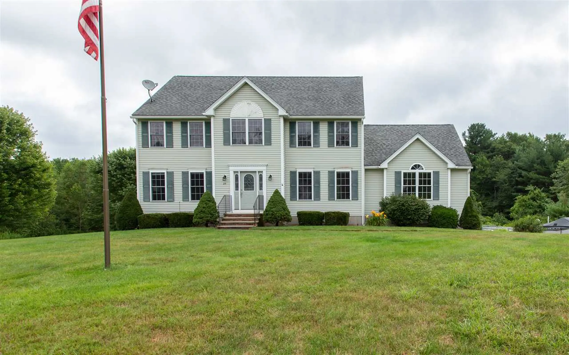 29 Hancock Lane Pelham NH 03076