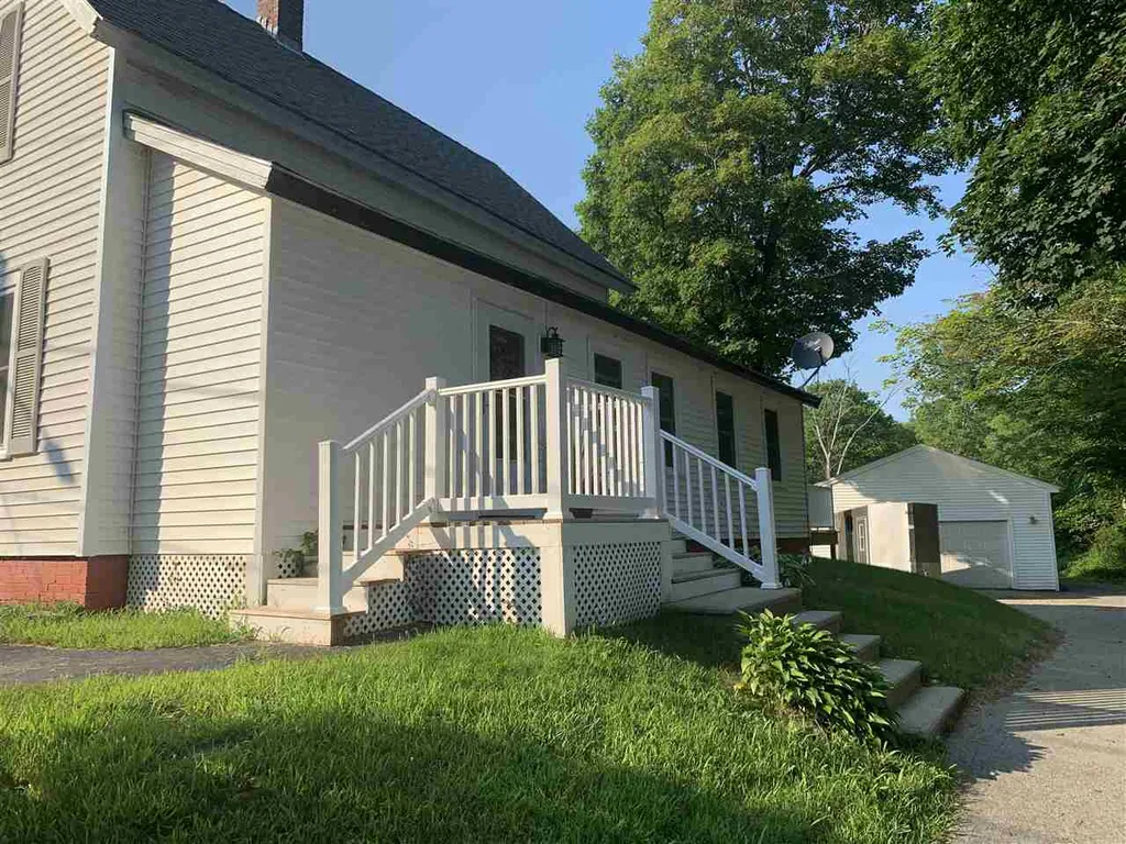 14 Mooney Street Farmington NH 03835