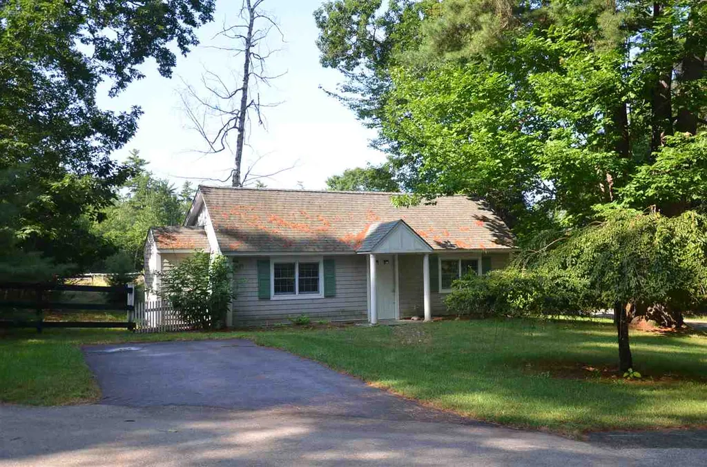 58 Bos'n Way Moultonborough NH 03254