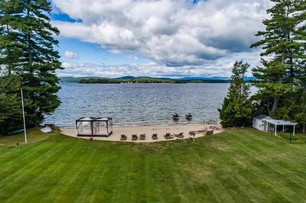 58 Bos'n Way Moultonborough NH 03254