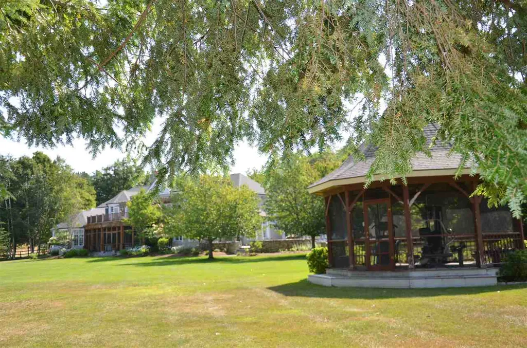 58 Bos'n Way Moultonborough NH 03254