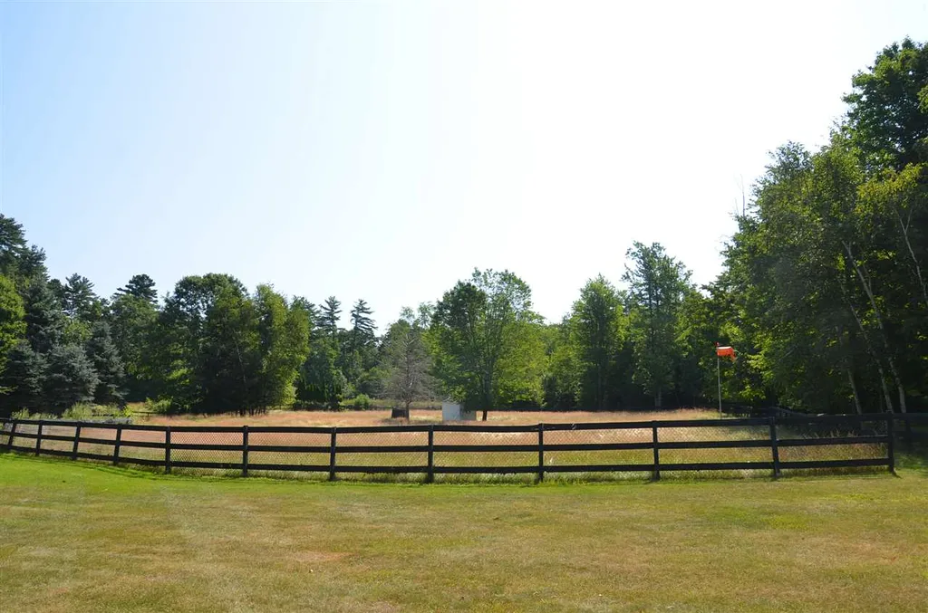 58 Bos'n Way Moultonborough NH 03254