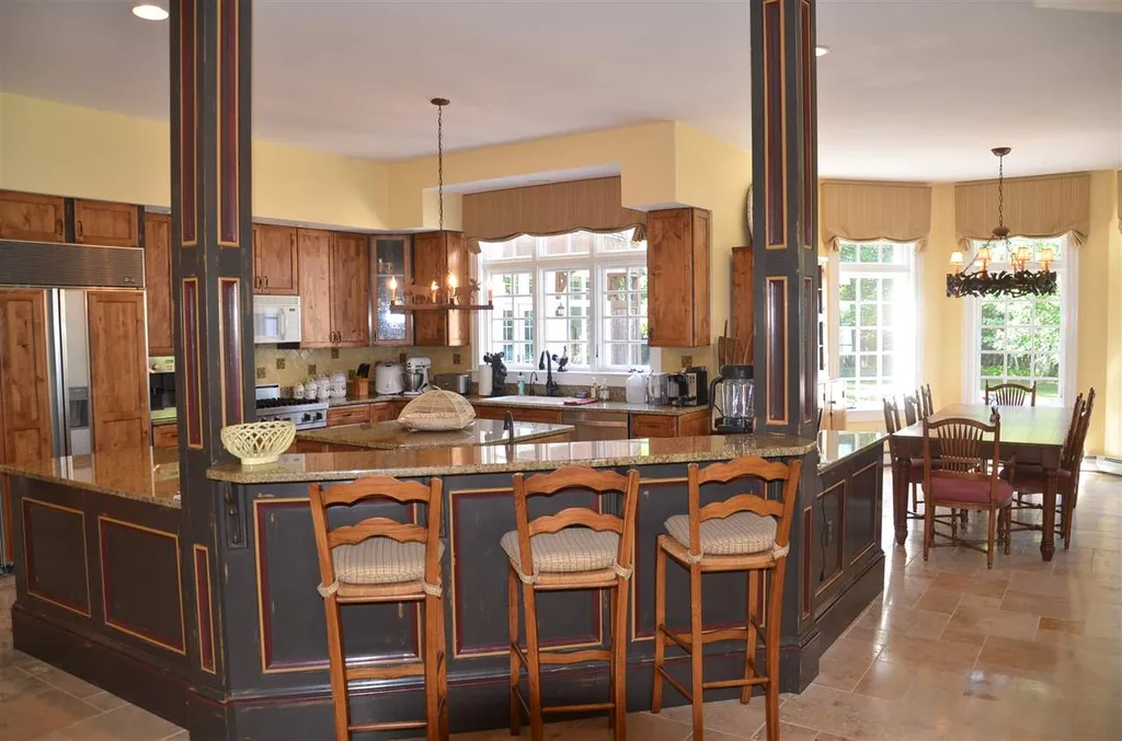 58 Bos'n Way Moultonborough NH 03254