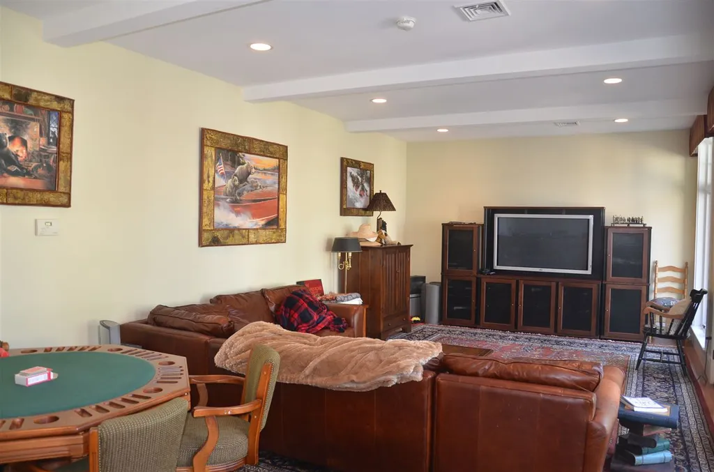 58 Bos'n Way Moultonborough NH 03254