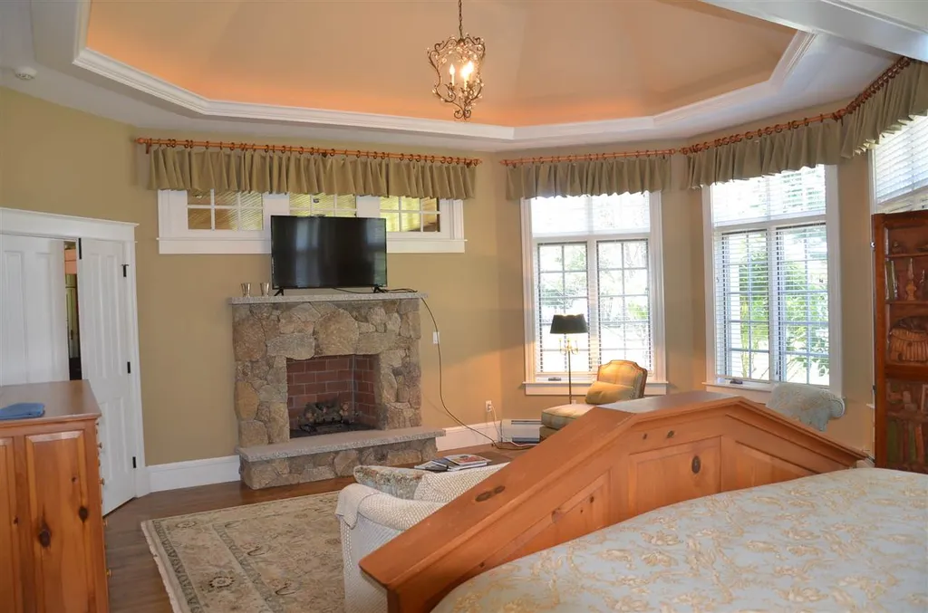 58 Bos'n Way Moultonborough NH 03254