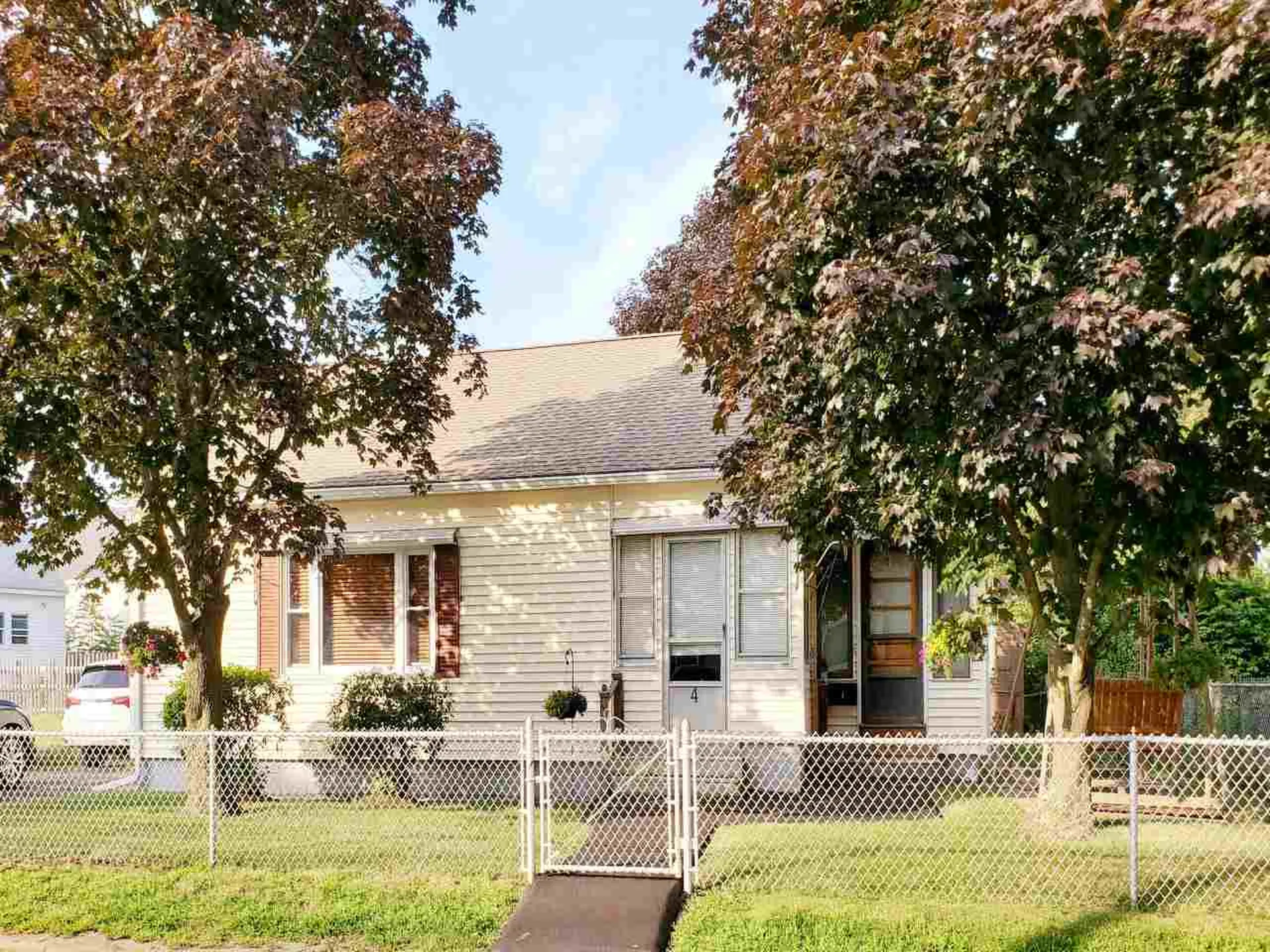 4 Joffre Street Nashua NH 03060
