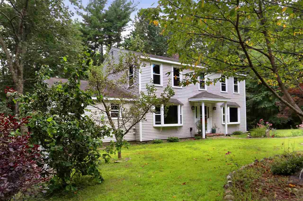 6 Hutchins Path Hampstead NH 03841