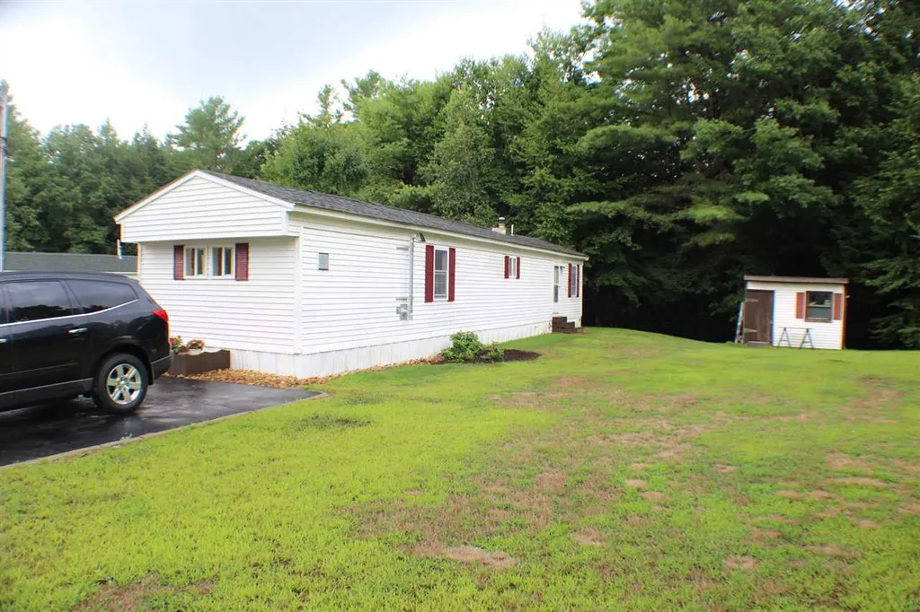 10 Brook Circle Loudon NH 03307