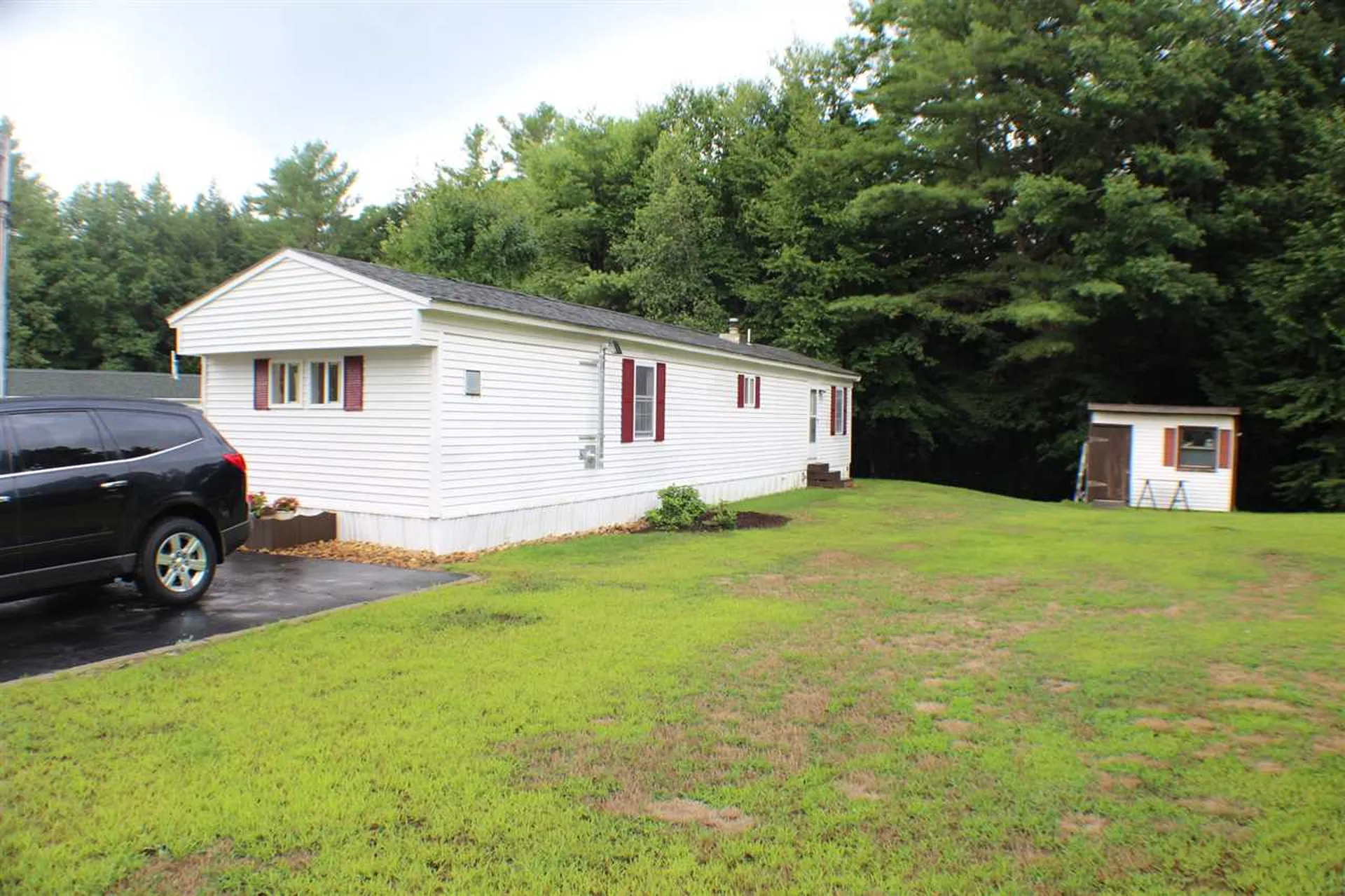 10 Brook Circle Loudon NH 03307