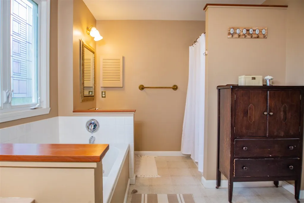 310 Cobblestone Circle South Burlington VT 05403