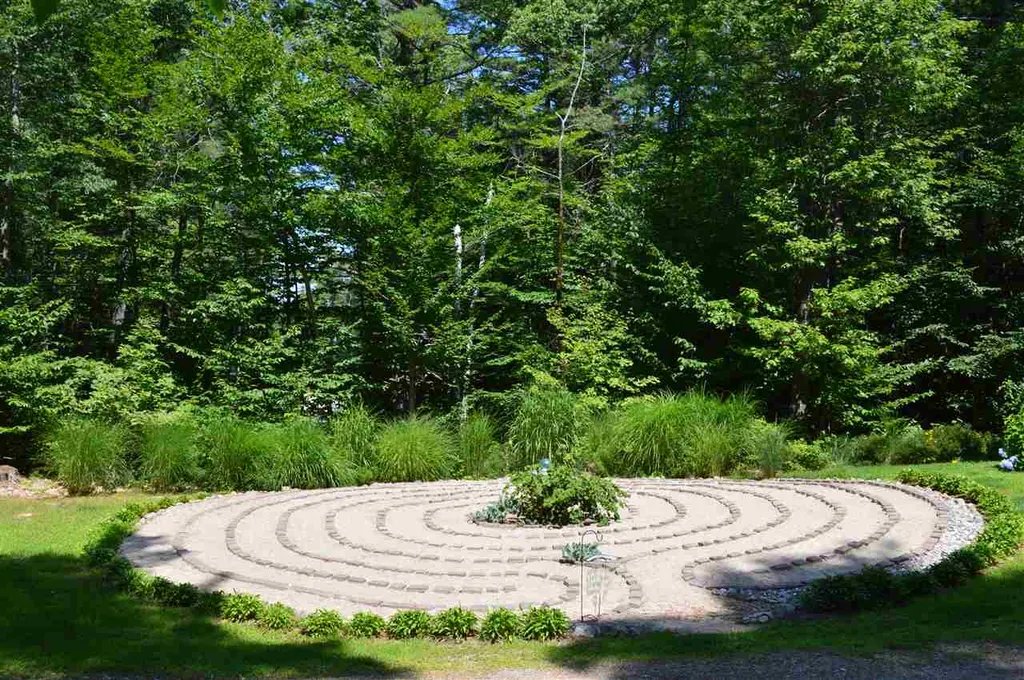 96 Chestnut Cove Road Alton NH 03809