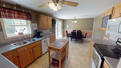 11 Jefferson Drive Hillsborough NH 03244