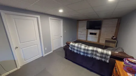 11 Jefferson Drive Hillsborough NH 03244